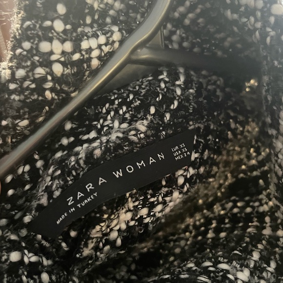 Zara black and white turtleneck shawl size extra small - Picture 3 of 3